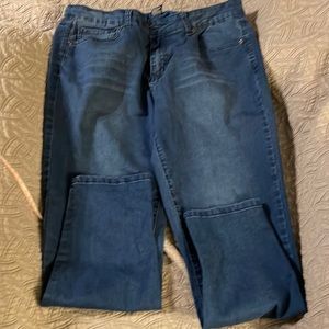 BlueSAVVY jeans SZ 18 EUC very lightweight denim, stretchy